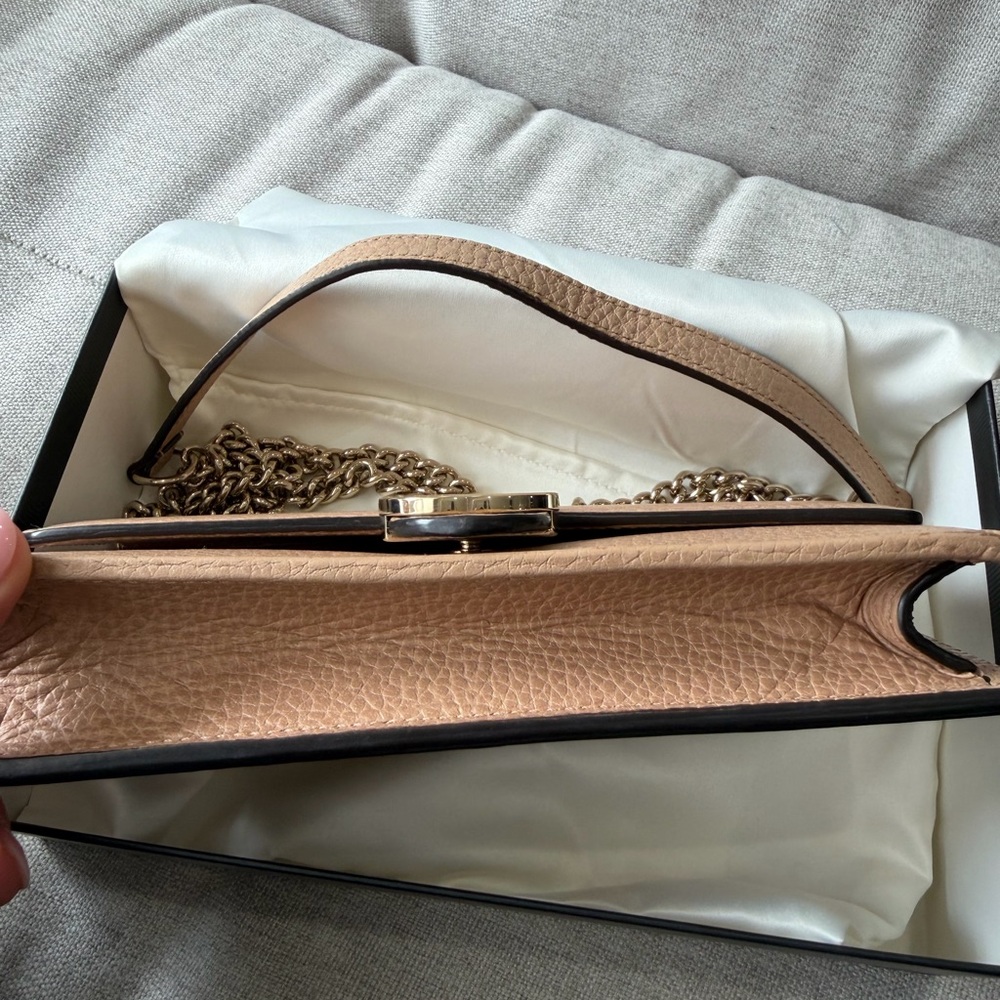 Gucci Pebbled Leather Crossbody in Tan with Gold Hardware - Picture 4 of 7